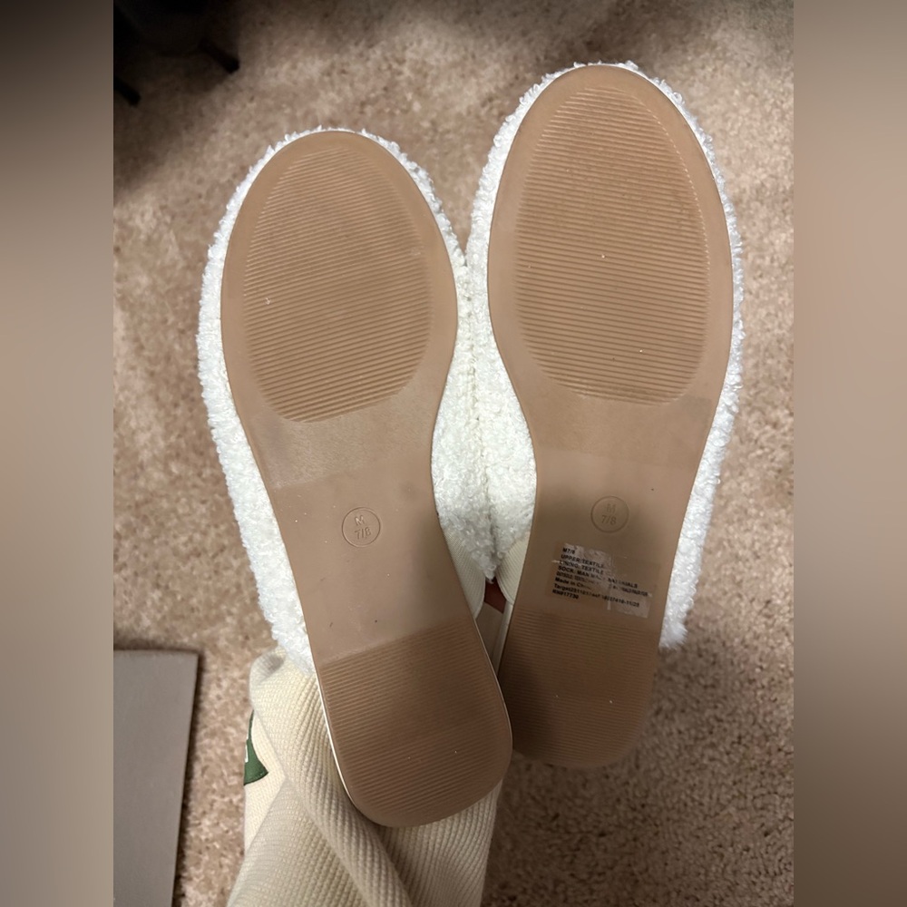 Roller Rabbit X Target Slippers - Picture 2 of 3